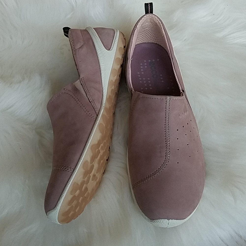 Ecco Slip-On Sneakers in Dusty Rose and White - Picture 5 of 15